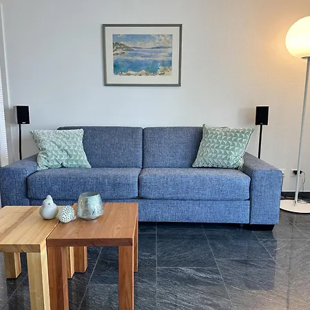 Apartment Siesta By Fewotessin *