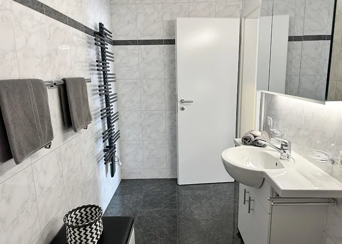 Siesta By Fewotessin *